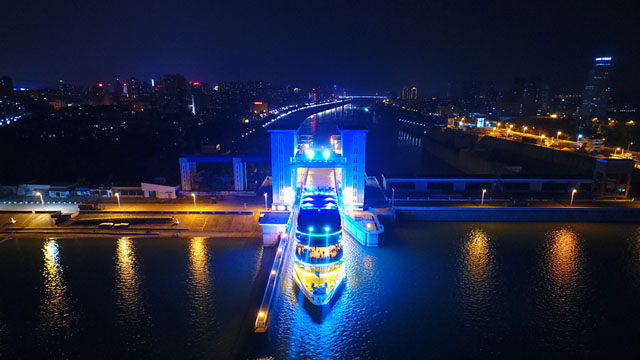 長江夜游